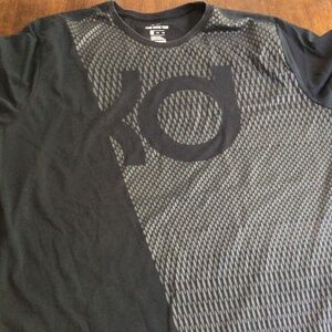 Nike dry fit men’s T-shirt. kD Kevin Durant Size 3 XL tall. Good shape.